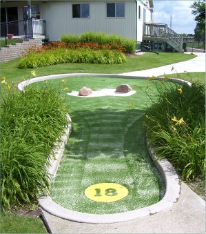 miniature golf hole